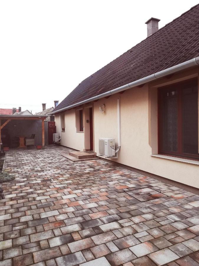 Napvirag Vendeghaz Villa Keszthely Luaran gambar